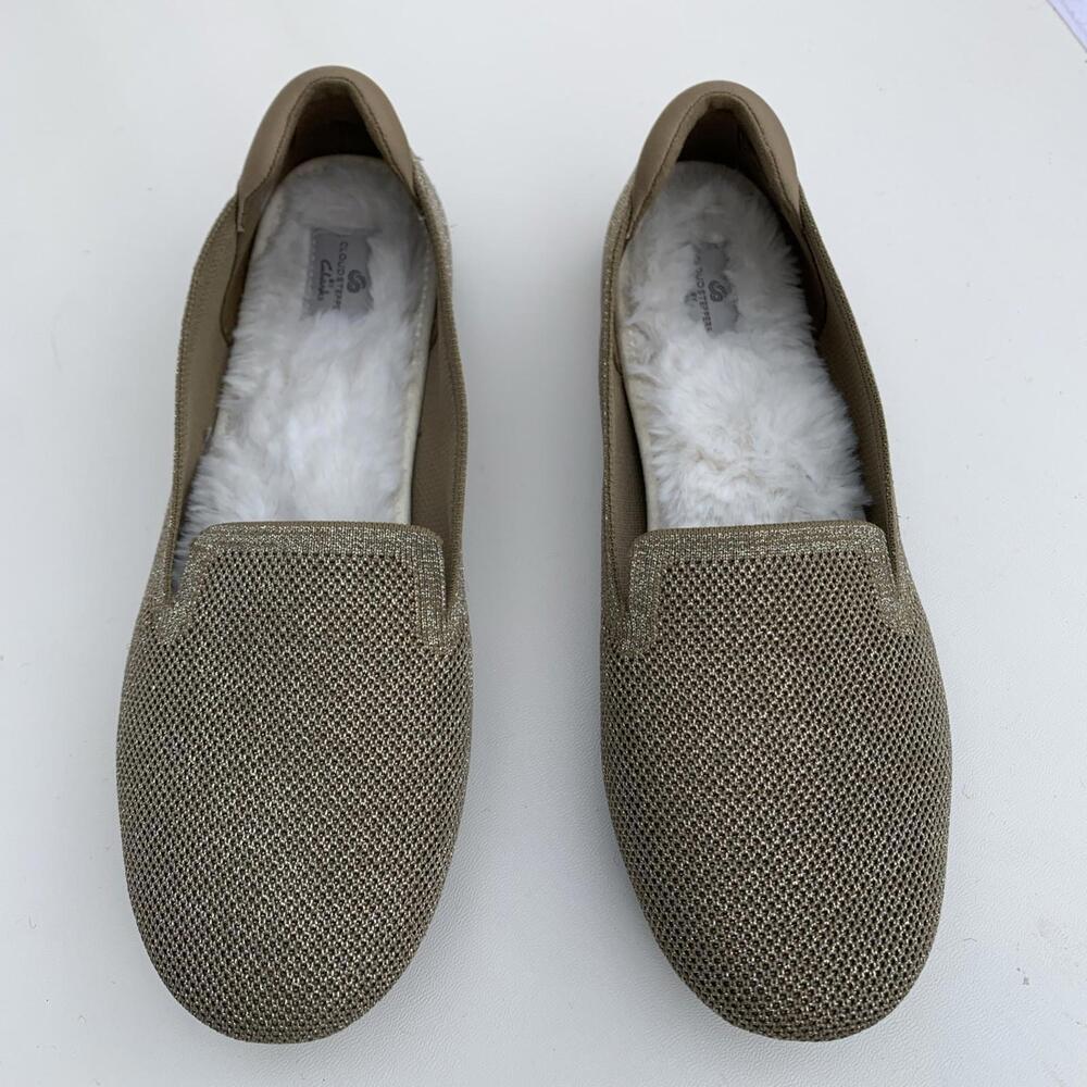 Clarks Cloudstepper Gold Flats Loafers Slippers Fur Lined Sz 10 - Picture 2 of 9